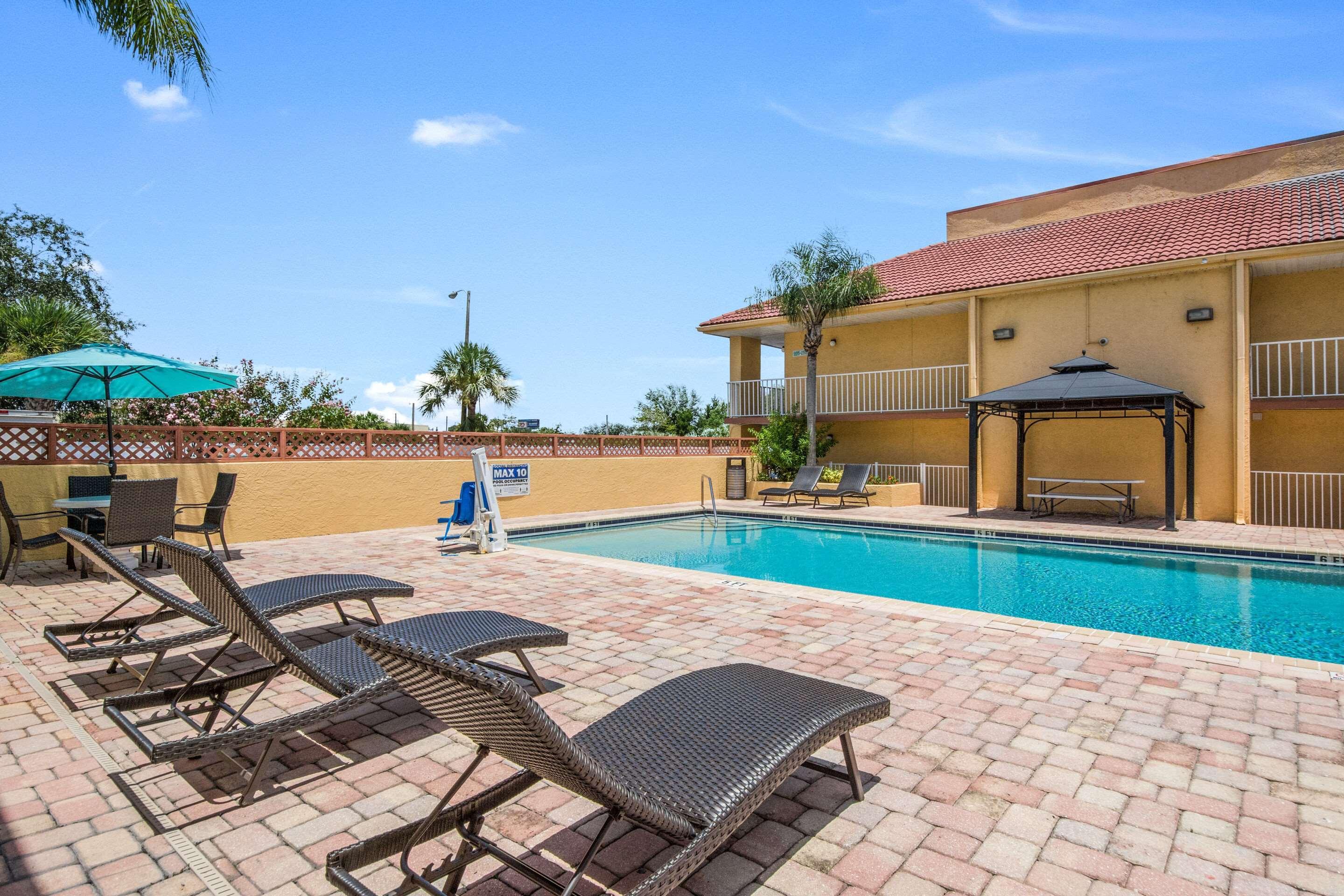 Rodeway Inn Port Richey North Exterior photo