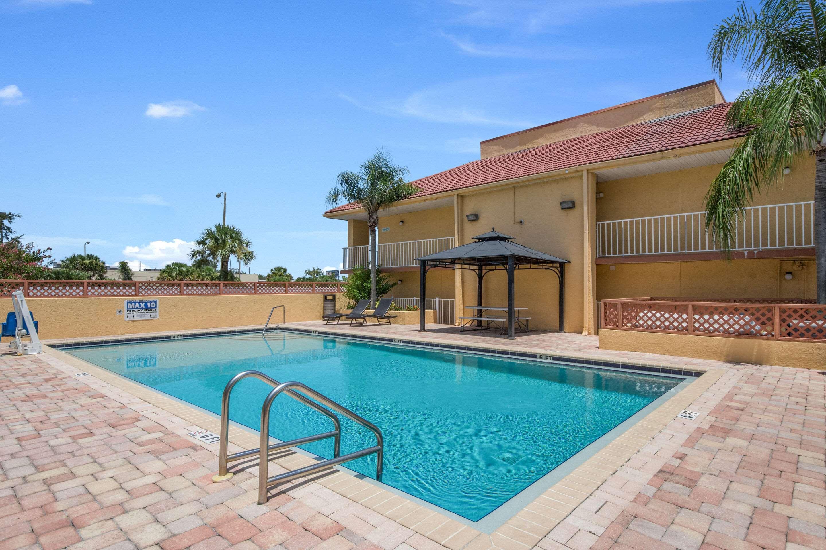 Rodeway Inn Port Richey North Exterior photo